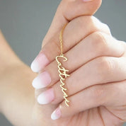 collier prénom vertical en or