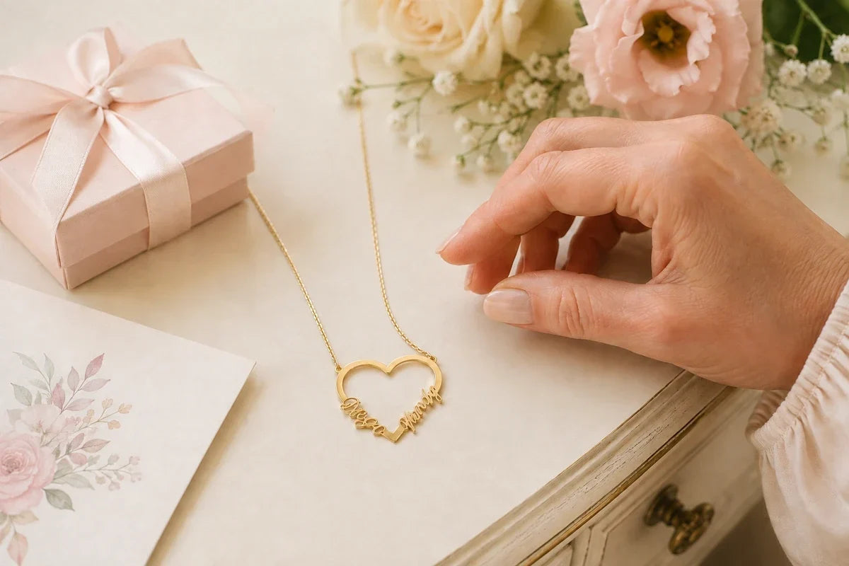 Collier cœur personnalisé offert pour l’anniversaire d’une maman