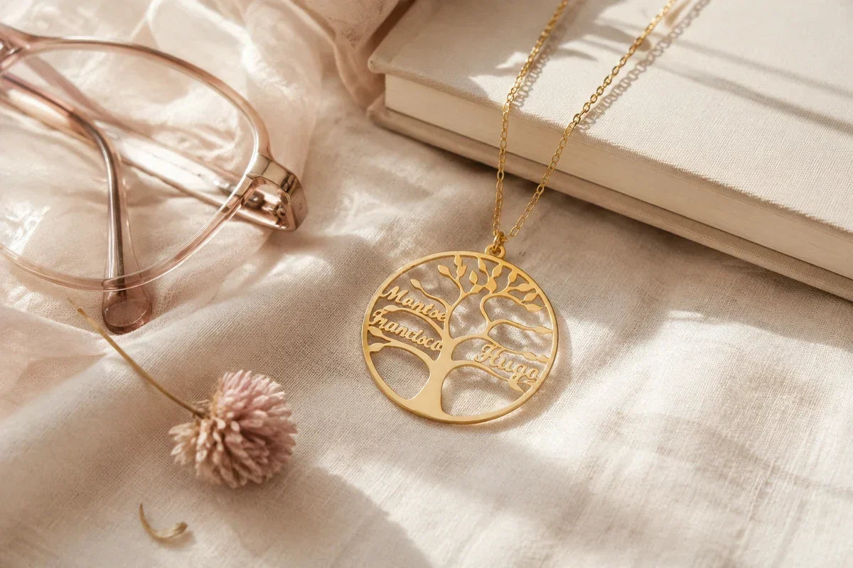 Cadeau mamie : collier arbre de vie personnalisé et souvenirs de famille
